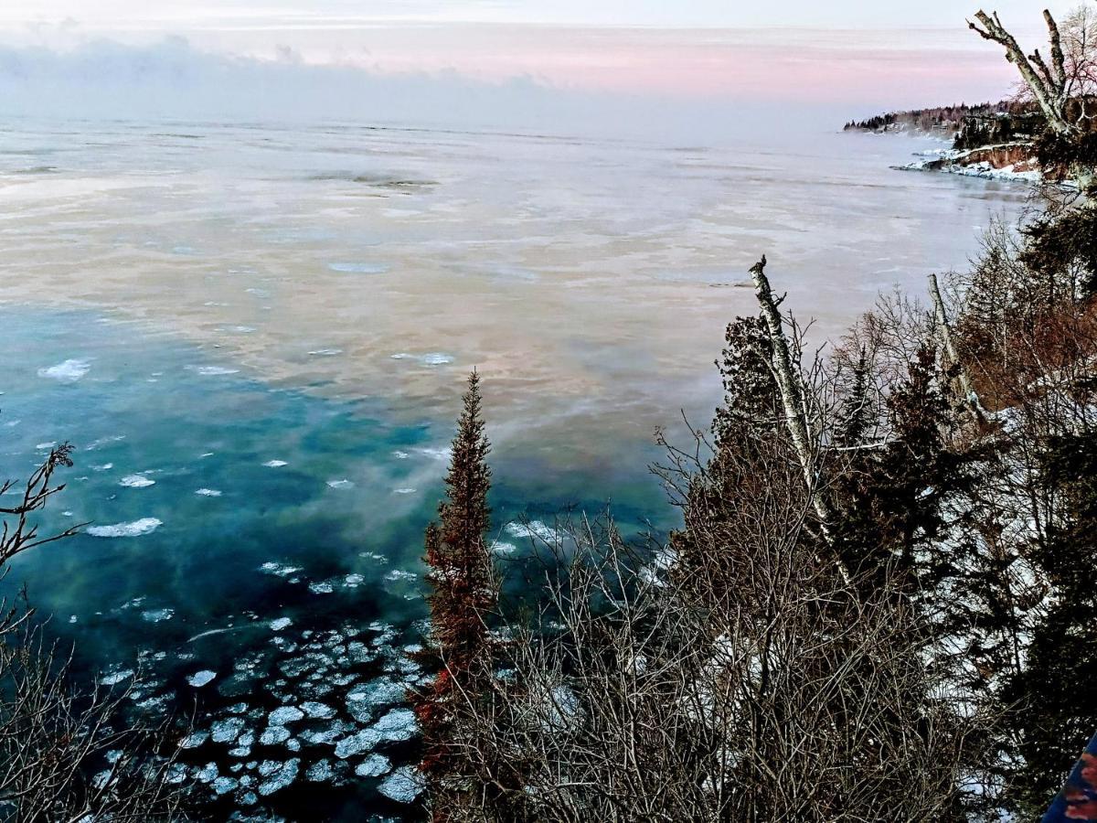 Cliff Dweller on Lake Superior Tofte Esterno foto